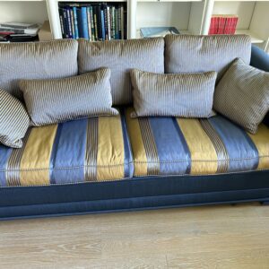 Blaues Sofa