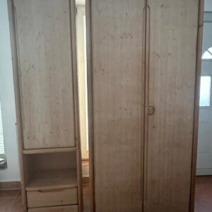 Kleiderschrank plus „Zusatzschrank“