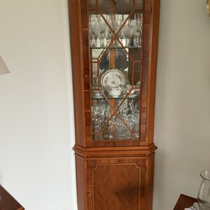 Eckvitrinenschrank