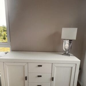 Weißes Sideboard