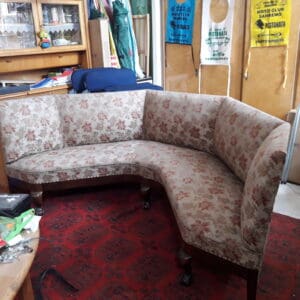 Schönes Sofa für Erker oder Ecke