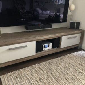 Henders & Hazel TV-Board