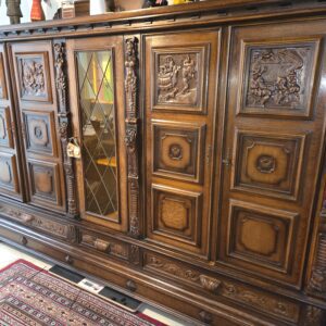 Wohnzimmerschrank