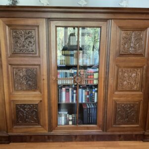 Bibliotheksschrank