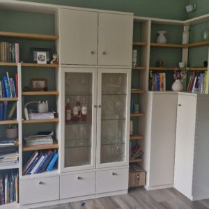 Wohnzimmerschrank