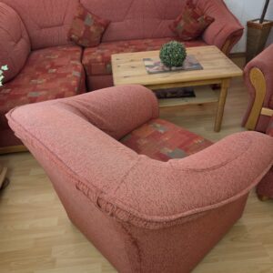 Rote Couch / Schlafcouch mit Bettkasten zu verkaufen
