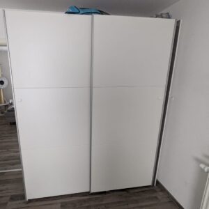Schwebetürenschrank