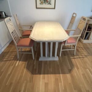 Hochwertige Esszimmer-Möbel von SELVA