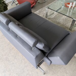 Zum Verkauf stehen 2 Stück Zweisitzer-Ledersofa der Firma FSM (Modell Easy 474)