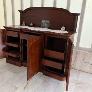 VIKTORIANISCHE CHIFFONIERE AUS MAHAGONY