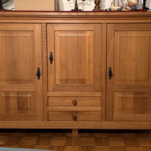 Wohnzimmerschrank