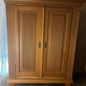 Vollholz-Wäscheschrank, Pinie