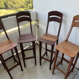 4 massive Barstühle aus Ipê-Holz – Unikate – für Innen & Außen