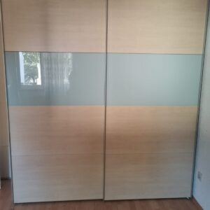 Kleiderschrank