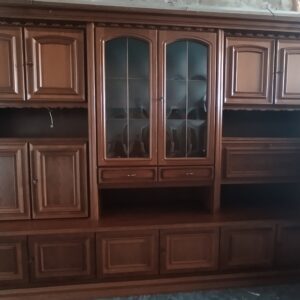 Wohnzimmerschrank